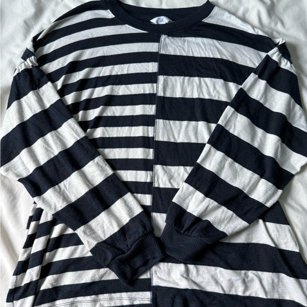 Time and Tru Black and White Striped Long Sleeve Tee